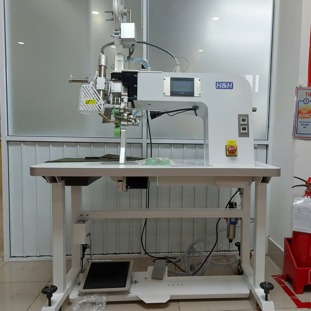 Máy ép seam mẫu H&H